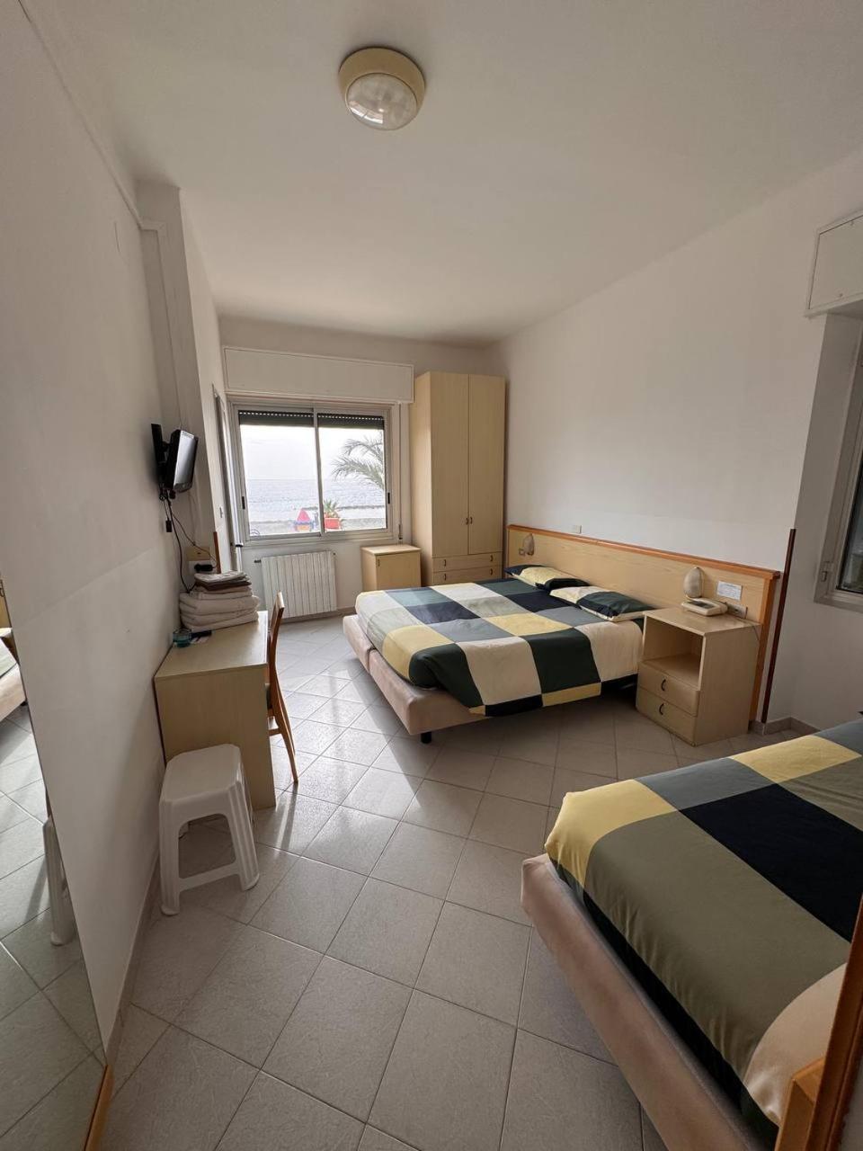 Hotel Ideal Arma di Taggia Exterior foto